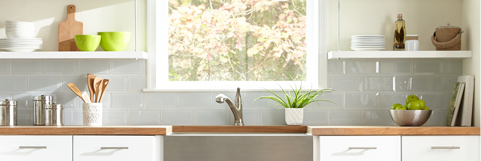 Installing Glass Tile Tips And Tricks Floor Decor Kitchen Backsplash Using Glass Tile